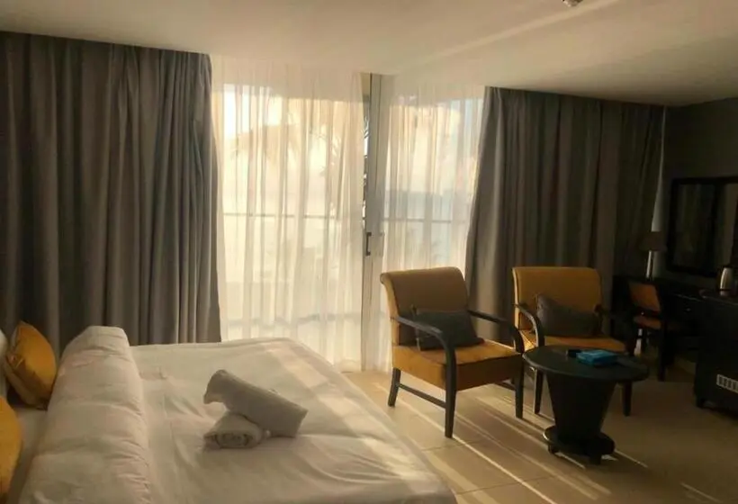 اتاق استاندارد با تخت بزرگ, O Beach Hotel & Resort