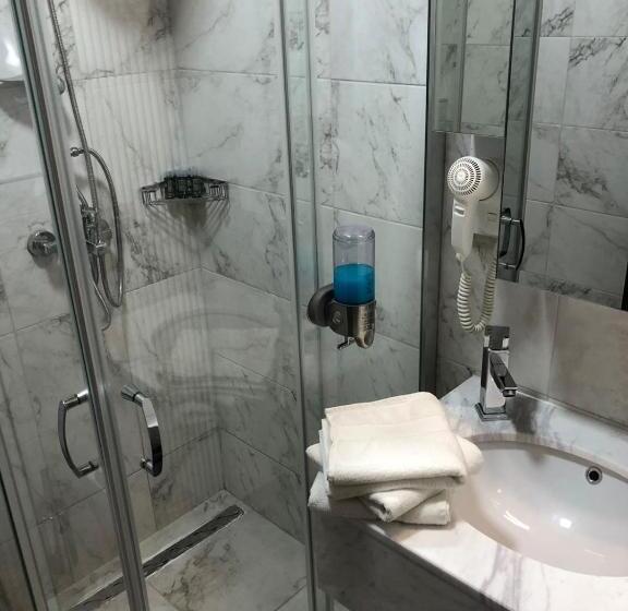 اتاق استاندارد سه نفره, Aen Hotel Old City