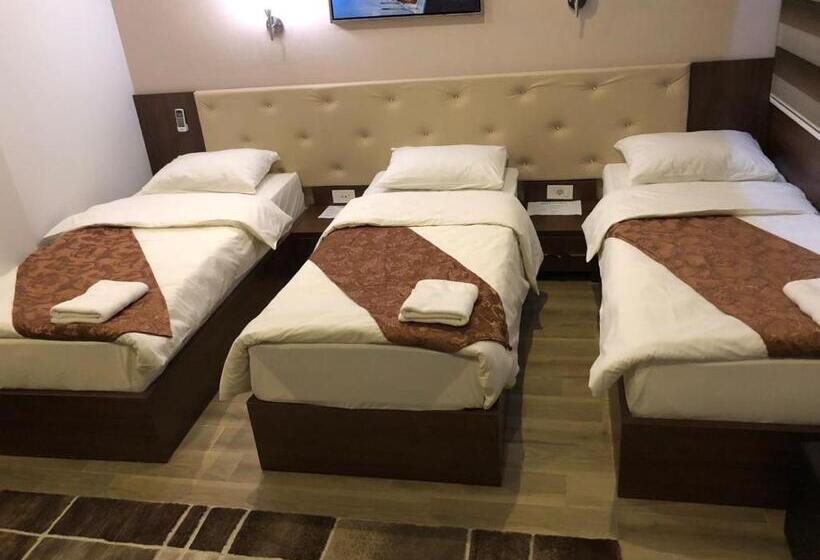 اتاق استاندارد سه نفره, Aen Hotel Old City