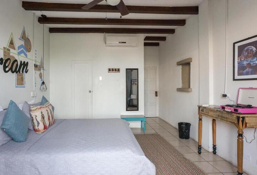 اتاق لوکس, Socialtel Granada Formerly Selina Granada