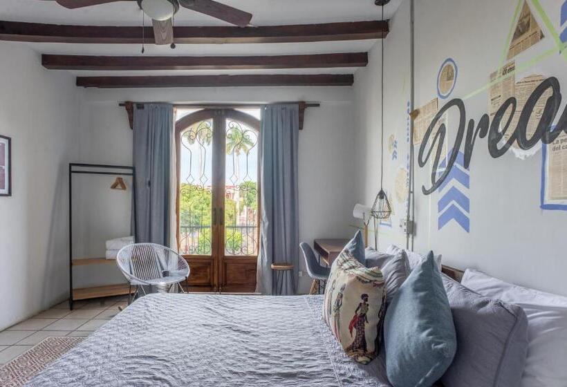 اتاق لوکس, Socialtel Granada Formerly Selina Granada