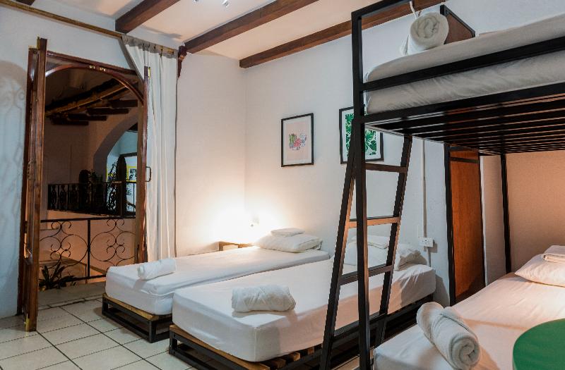 اتاق خانوادگی, Socialtel Granada Formerly Selina Granada