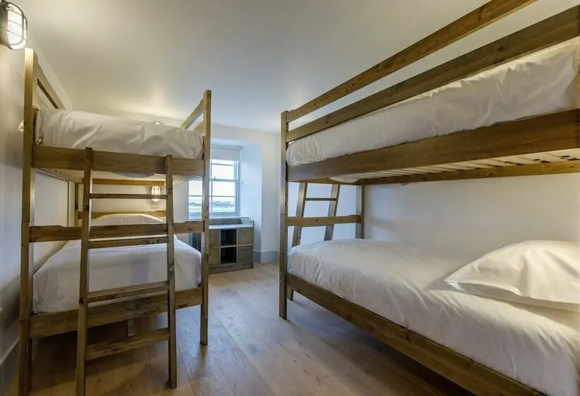 ルームシェアのワンベッド, The Sail Loft Hostel