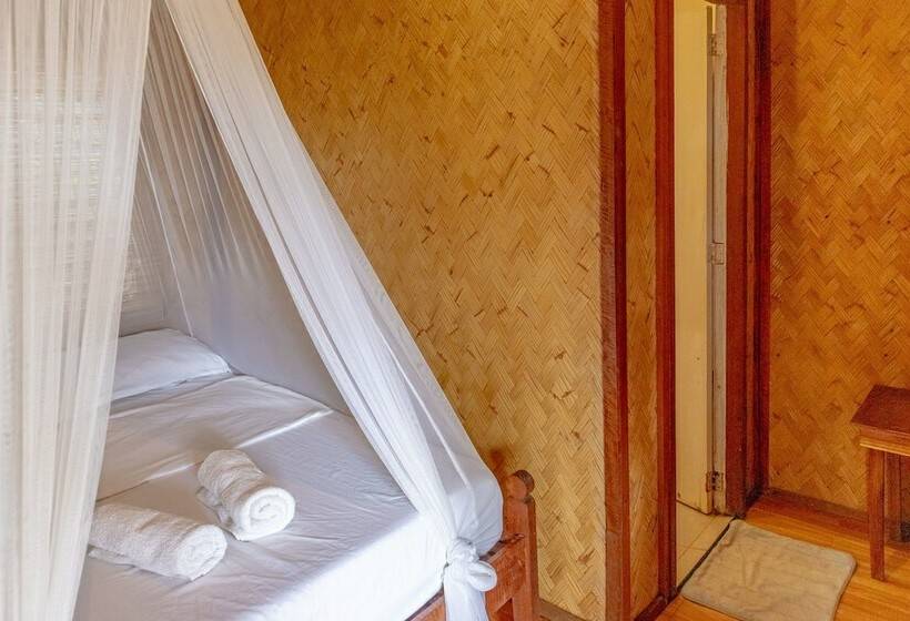 Camera Standard, Where2next Hostel