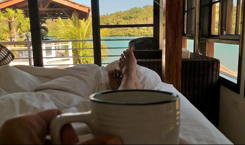 اتاق لوکس با چشمانداز باغ, Edgewater Dive & Spa Resort