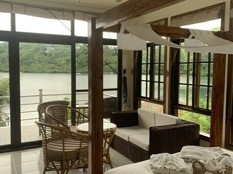 اتاق لوکس با چشمانداز باغ, Edgewater Dive & Spa Resort