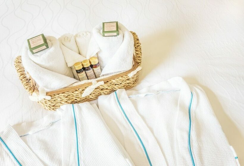 اتاق لوکس با چشمانداز باغ, Edgewater Dive & Spa Resort