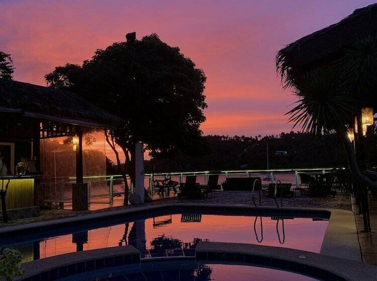 اتاق لوکس با چشمانداز باغ, Edgewater Dive & Spa Resort