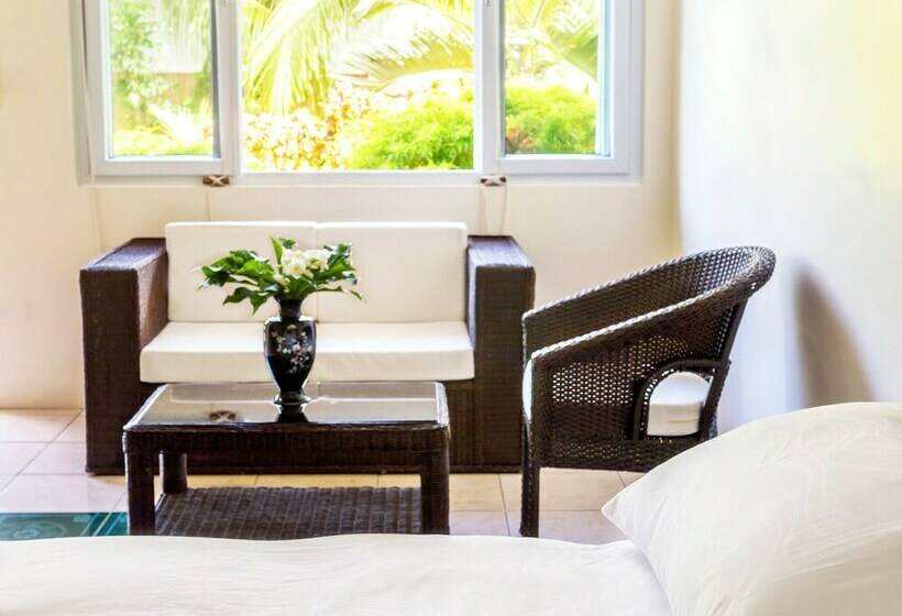 اتاق لوکس با چشمانداز باغ, Edgewater Dive & Spa Resort