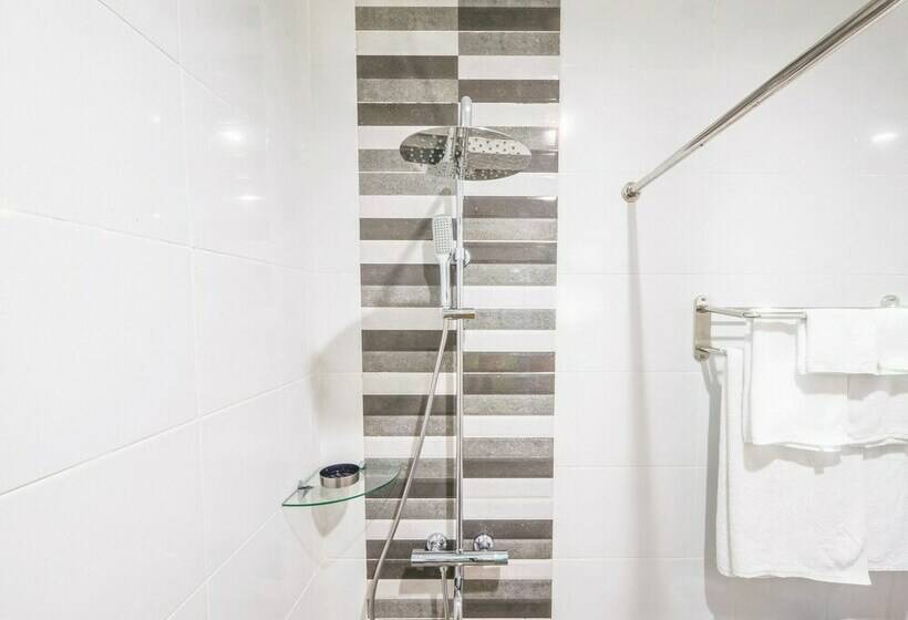 اتاق لوکس با چشمانداز باغ, Edgewater Dive & Spa Resort