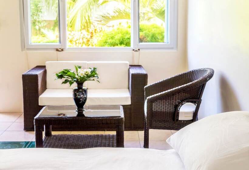 اتاق لوکس با چشمانداز باغ, Edgewater Dive & Spa Resort