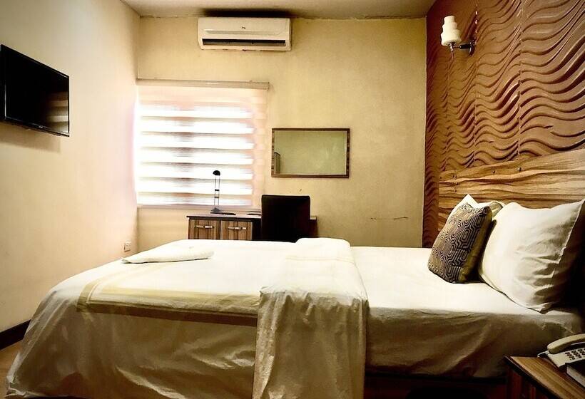 سوییت, Providence Hotel And Suites