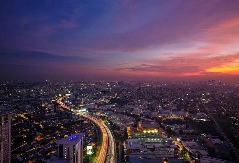 Люкс Клуб, Sheraton Petaling Jaya