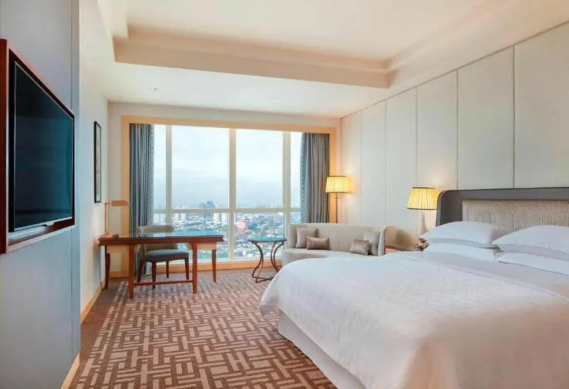 キングサイズベッドのクラブルーム, Sheraton Petaling Jaya