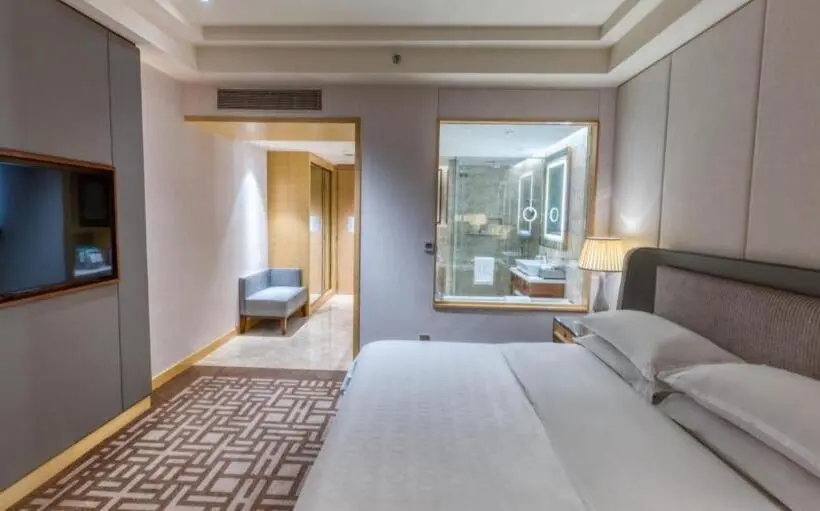 キングサイズベッドのクラブルーム, Sheraton Petaling Jaya