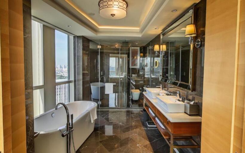 이그제큐티브 스위트 킹침대, Sheraton Petaling Jaya