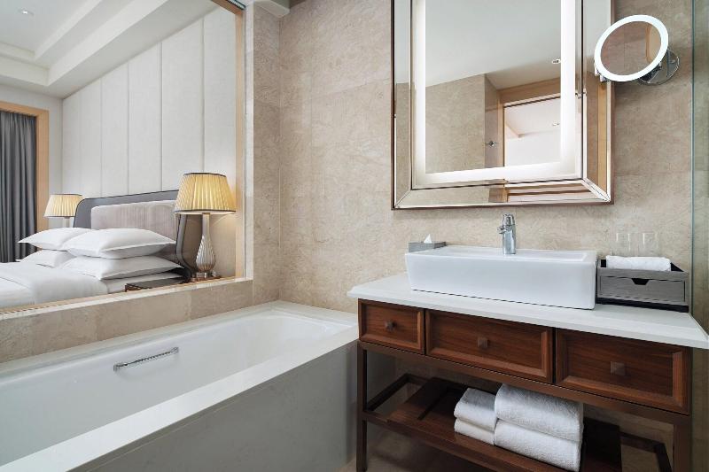 Номер Клуб Кровать Кинг, Sheraton Petaling Jaya