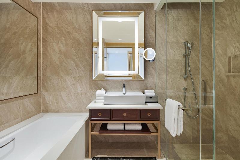 Номер Клуб Кровать Кинг, Sheraton Petaling Jaya