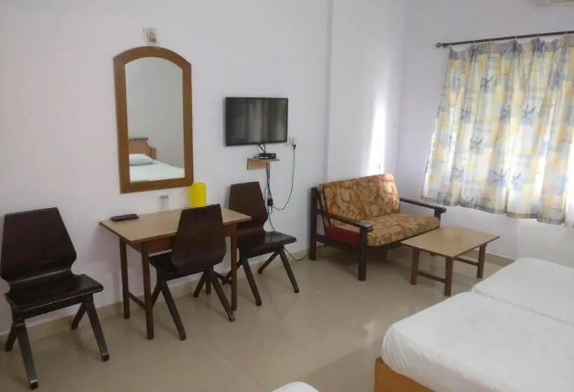 Deluxe Room, Surya