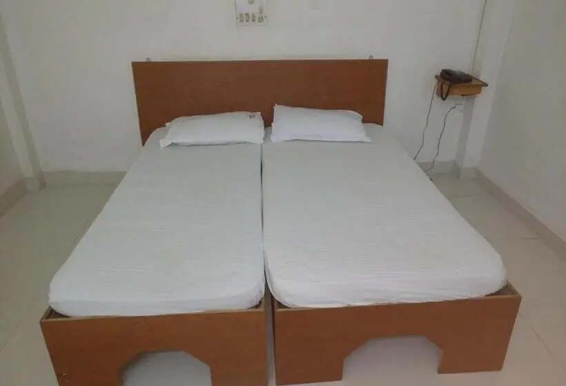 Deluxe Room, Surya