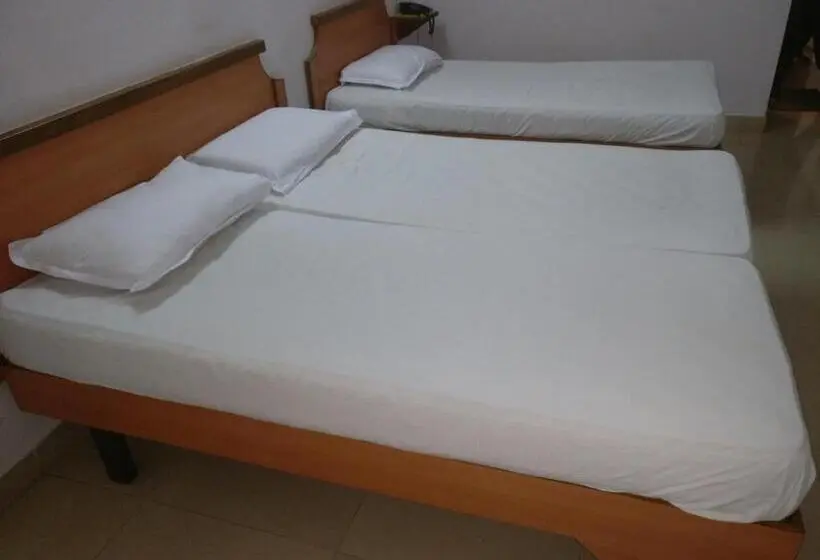 Standard Triple Room, Surya