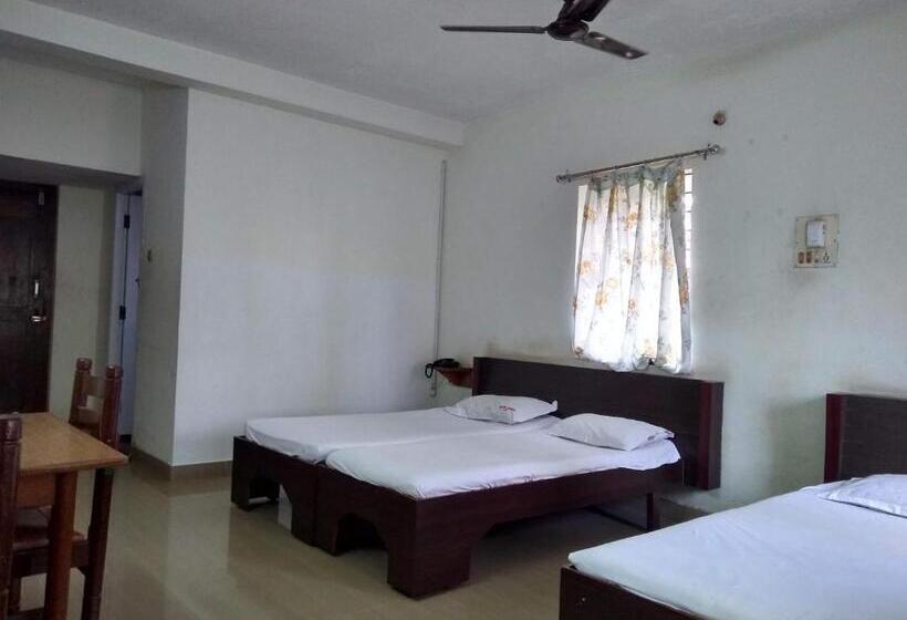 Номер Стандарт Трехместный, Surya