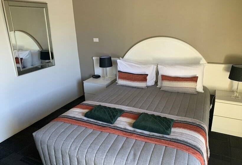 חדר דלוקס, Mariner Motel