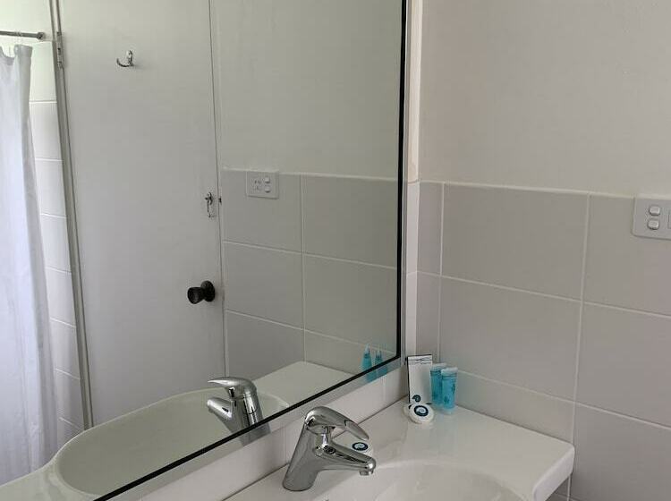 חדר דלוקס, Mariner Motel