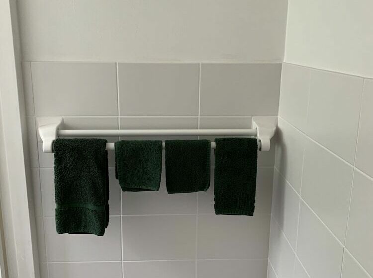 חדר דלוקס, Mariner Motel