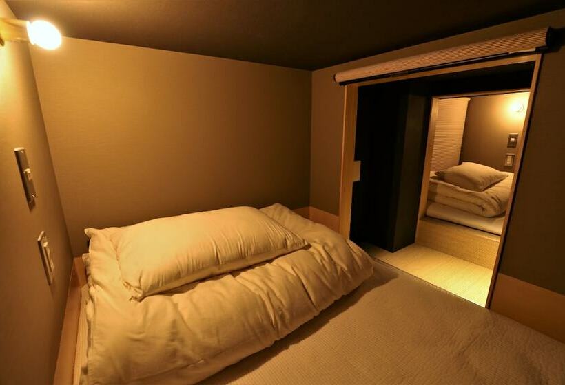 Habitació Estàndard, Aet