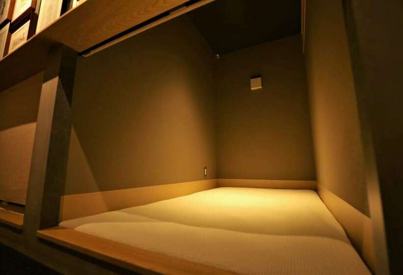 Habitació Estàndard, Aet