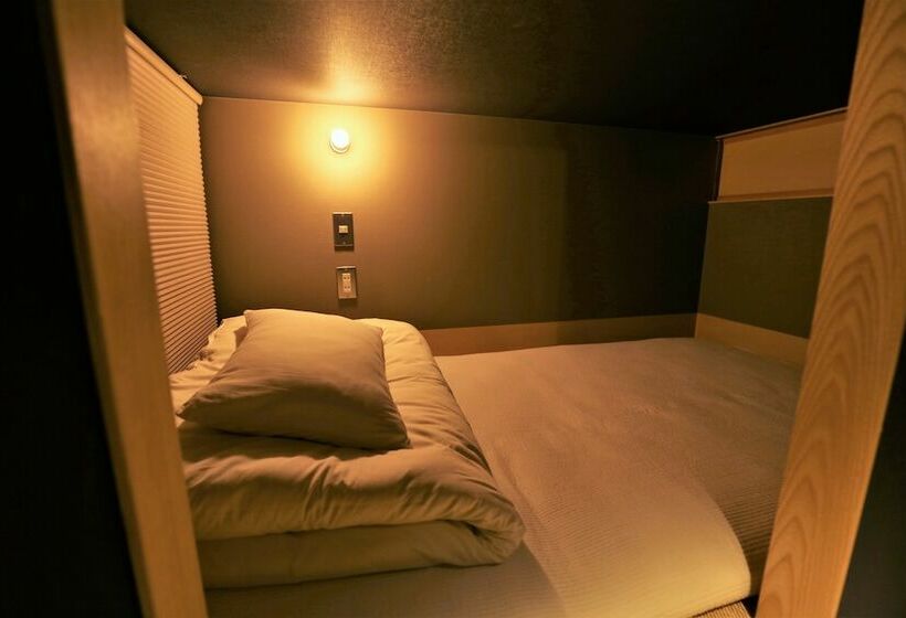 Habitació Estàndard, Aet