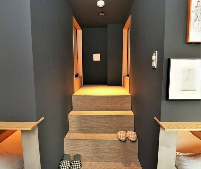 Habitació Estàndard, Aet