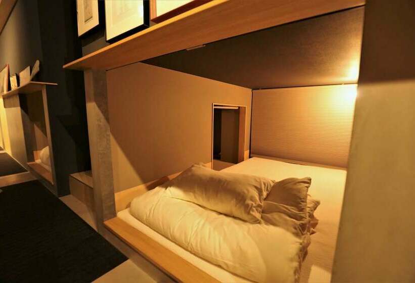 Habitació Estàndard, Aet