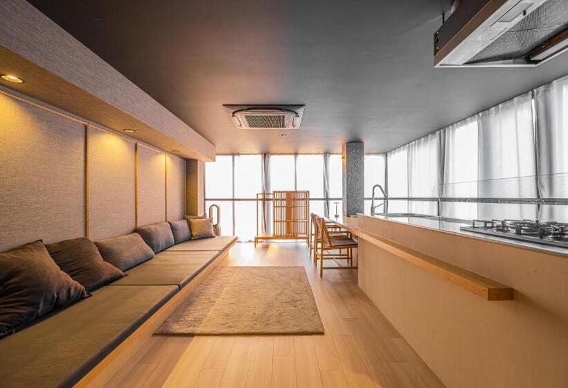 Apartament 1 Dormitori amb Terrassa, Aet