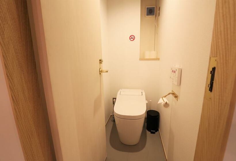 Habitació Estàndard, Aet