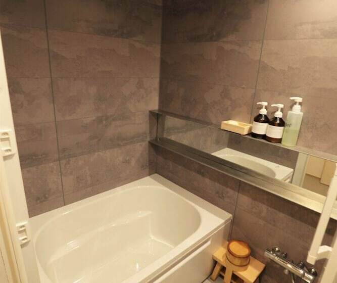 Habitació Estàndard, Aet