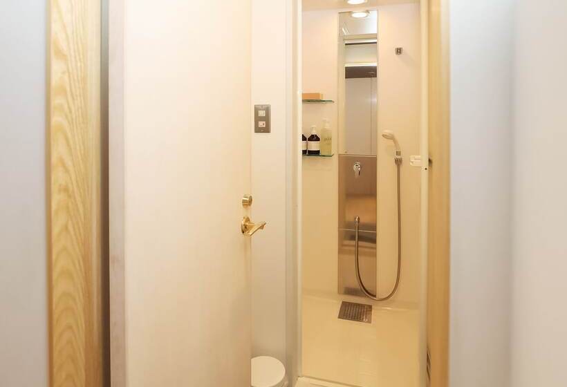 Habitació Estàndard, Aet