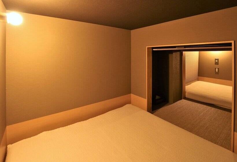 Habitació Estàndard, Aet