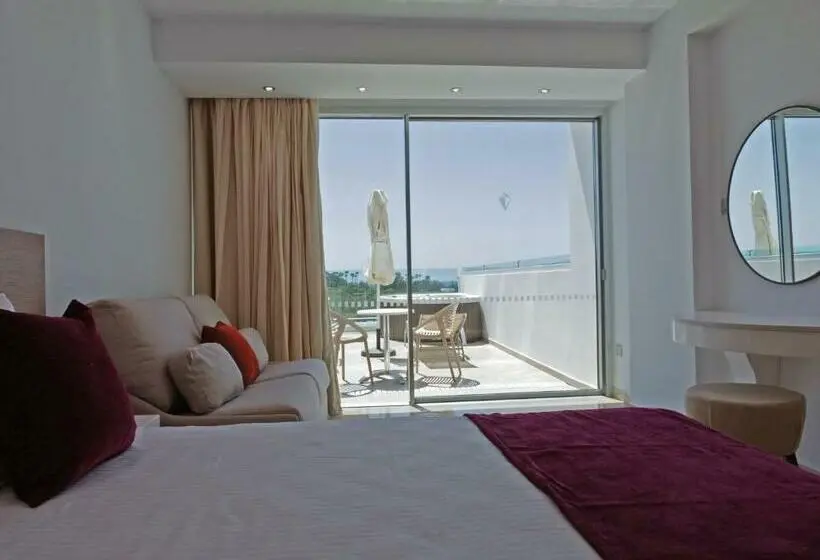 سوئیت با وان آب گرم, Amethyst Napa Hotel & Spa