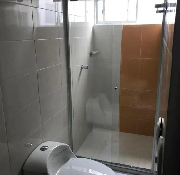 اتاق لوکس, Barcelona
