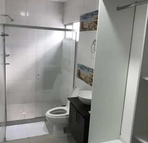 اتاق لوکس خانوادگی, Barcelona