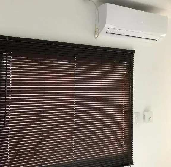 اتاق راحتی سه تخته, Barcelona
