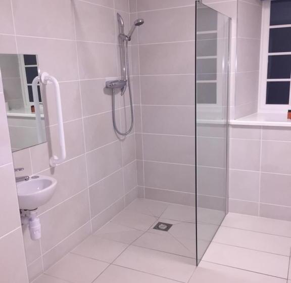 장애인을 위한 스탠다드 싱글 룸, The Sidings Inverurie