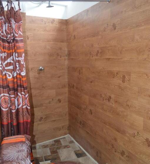 اتاق استاندارد سه نفره, Xetawaa´l