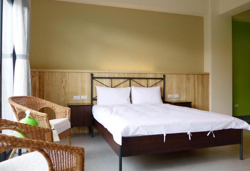 اتاق خانوادگی با چشم‌انداز کوه, 集集16號 百大金質好客民宿