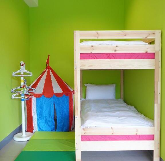 اتاق خانوادگی با چشم‌انداز کوه, 集集16號 百大金質好客民宿