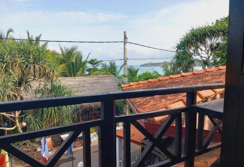 غرفة قياسية مطلّة علي البحر مزوَّدة بشُرفة, Blue Horizon Beach