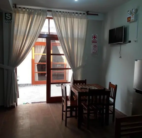 Standard-bungalow 2 Makuuhuonetta, Bungalows Rupay Wasi