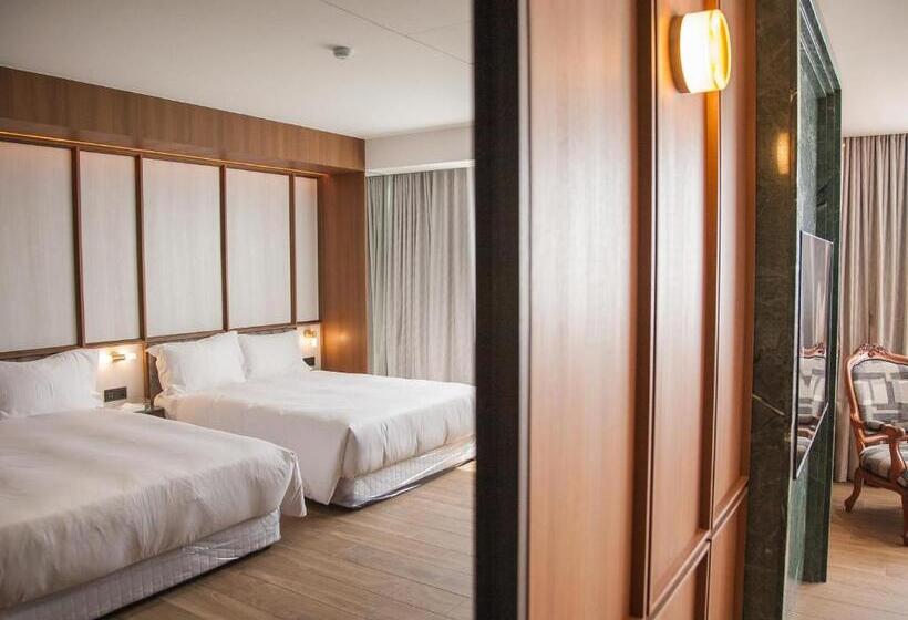 اتاق سوپریور چهار تخته, Hôtel De ľeau